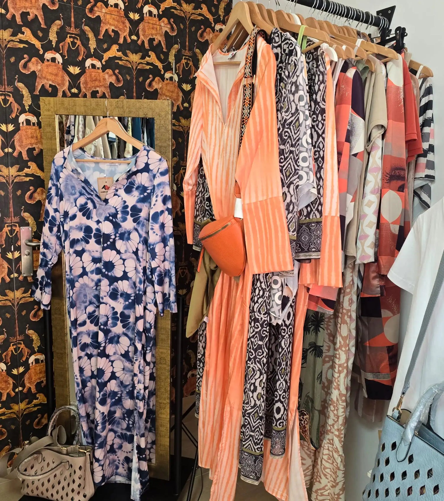 Colección primavera-verano 2025, vestidos y conjuntos estampados